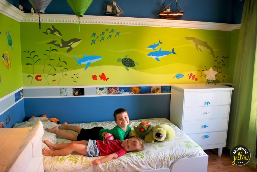 Small boy's bedroom with sealife mural